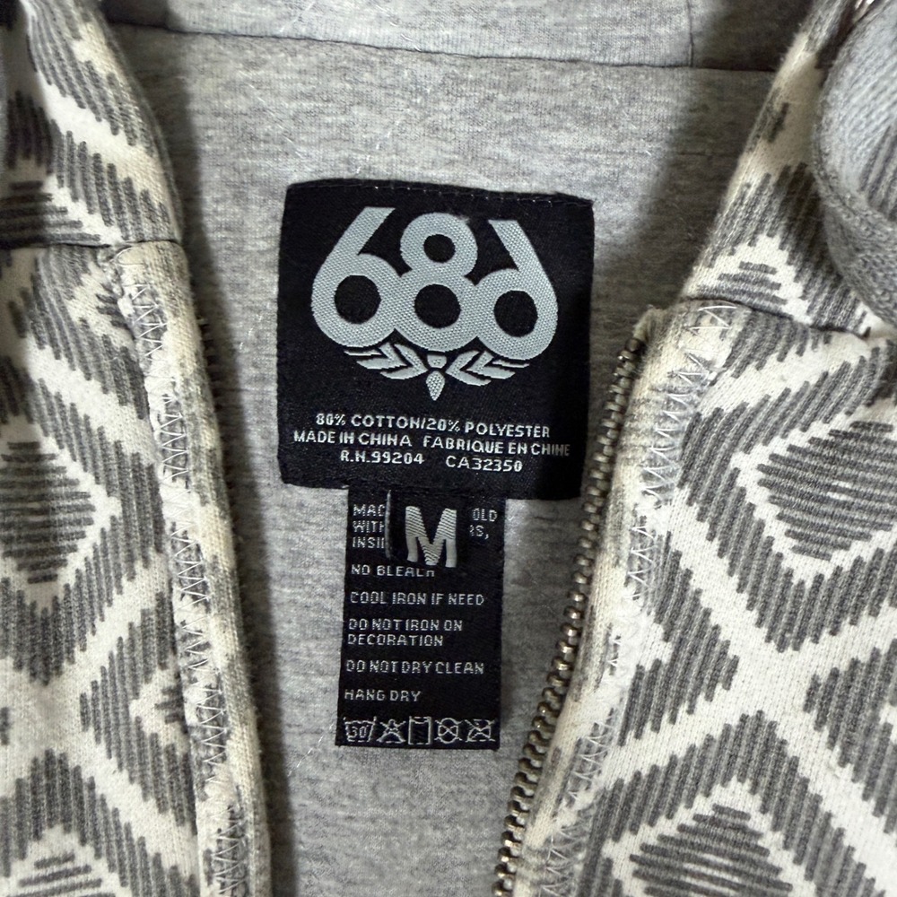 686 Womens Grey White Geometric Diamond Print‎ Full Zip Hoodie Sweatshirt Medium - Picture 3 of 5
